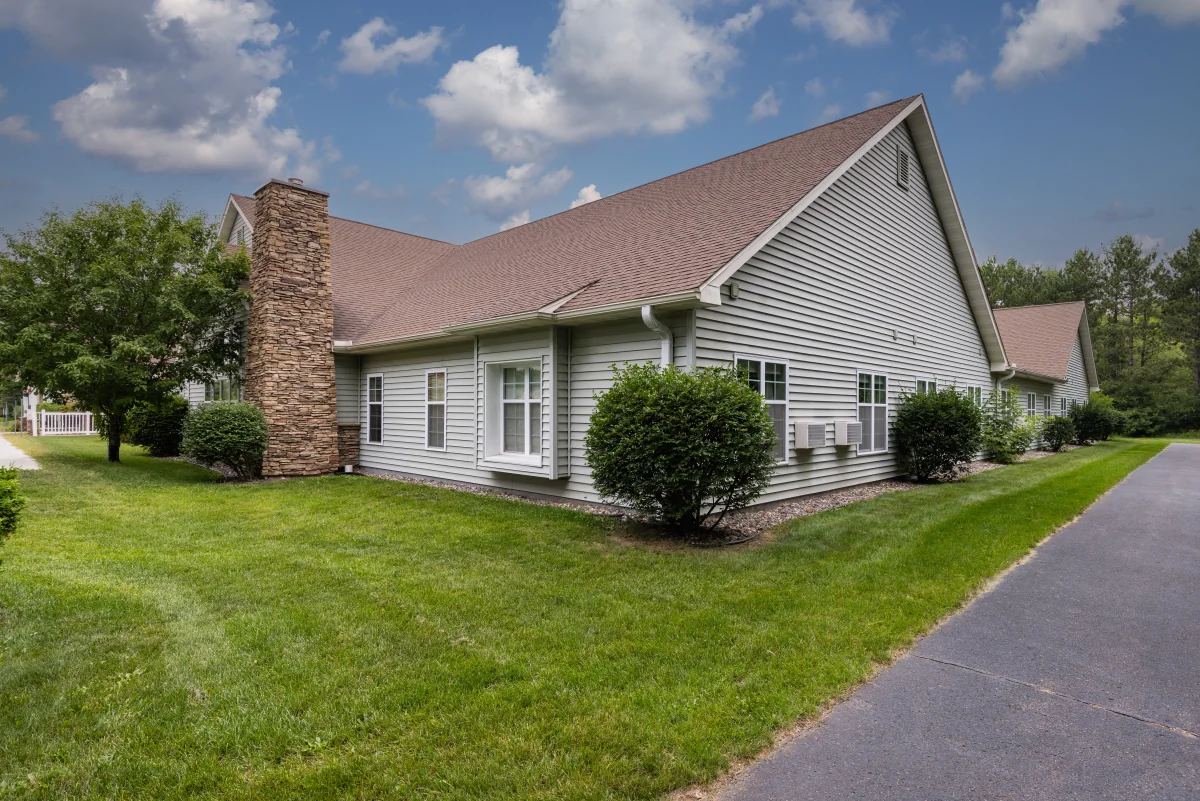https://www.jaybirdseniorliving11.net/wp-content/uploads/2023/12/Milestone_Senior_Living_Rhinelander_39_1200.webp