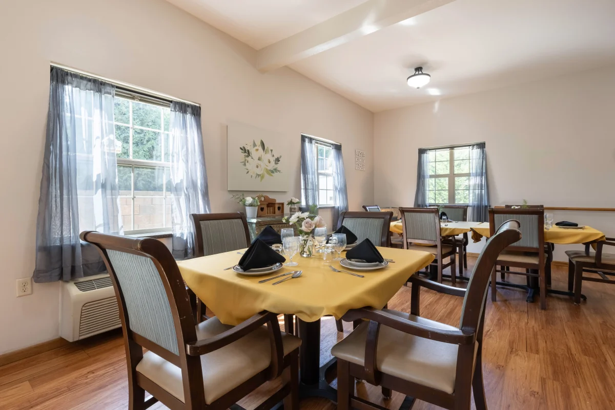 https://www.jaybirdseniorliving11.net/wp-content/uploads/2023/12/Parker_Place_07_1200.webp