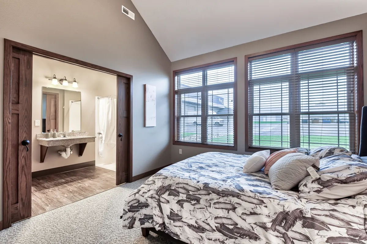 https://www.jaybirdseniorliving11.net/wp-content/uploads/2025/09/06-Bedroom_795-Tarragon-Dr-Kaukauna-WI_Liberty-Square_RPI_II-102506-29.webp