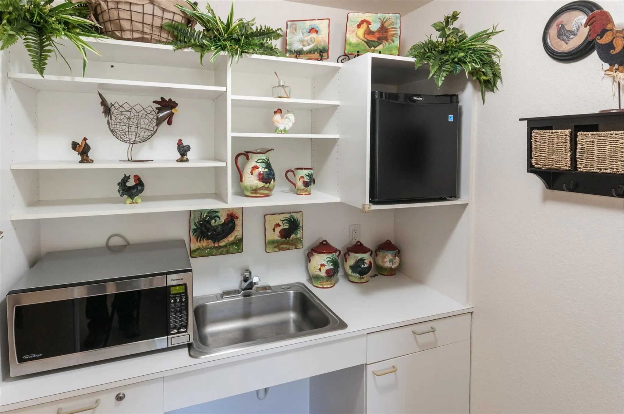 https://www.jaybirdseniorliving11.net/wp-content/uploads/2026/05/grand-villa-assisted-living-bedroom-3.webp